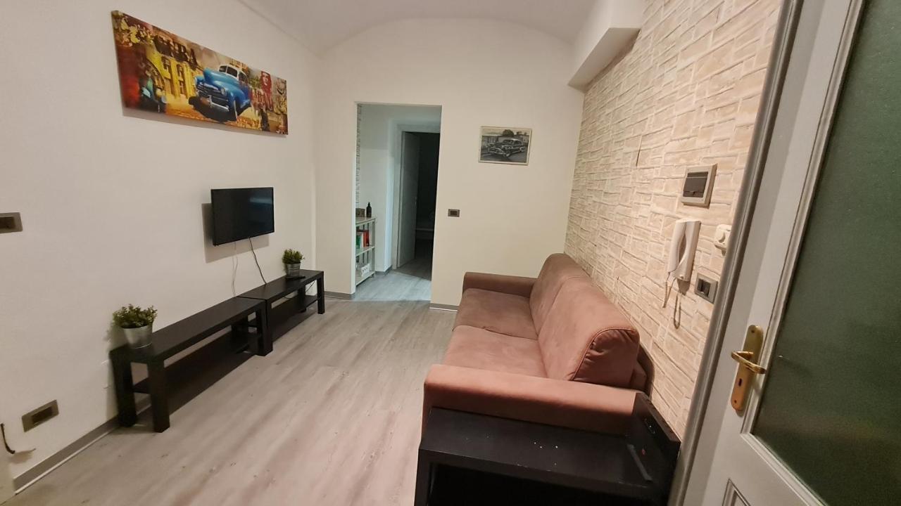 Magenta 5 Apartment